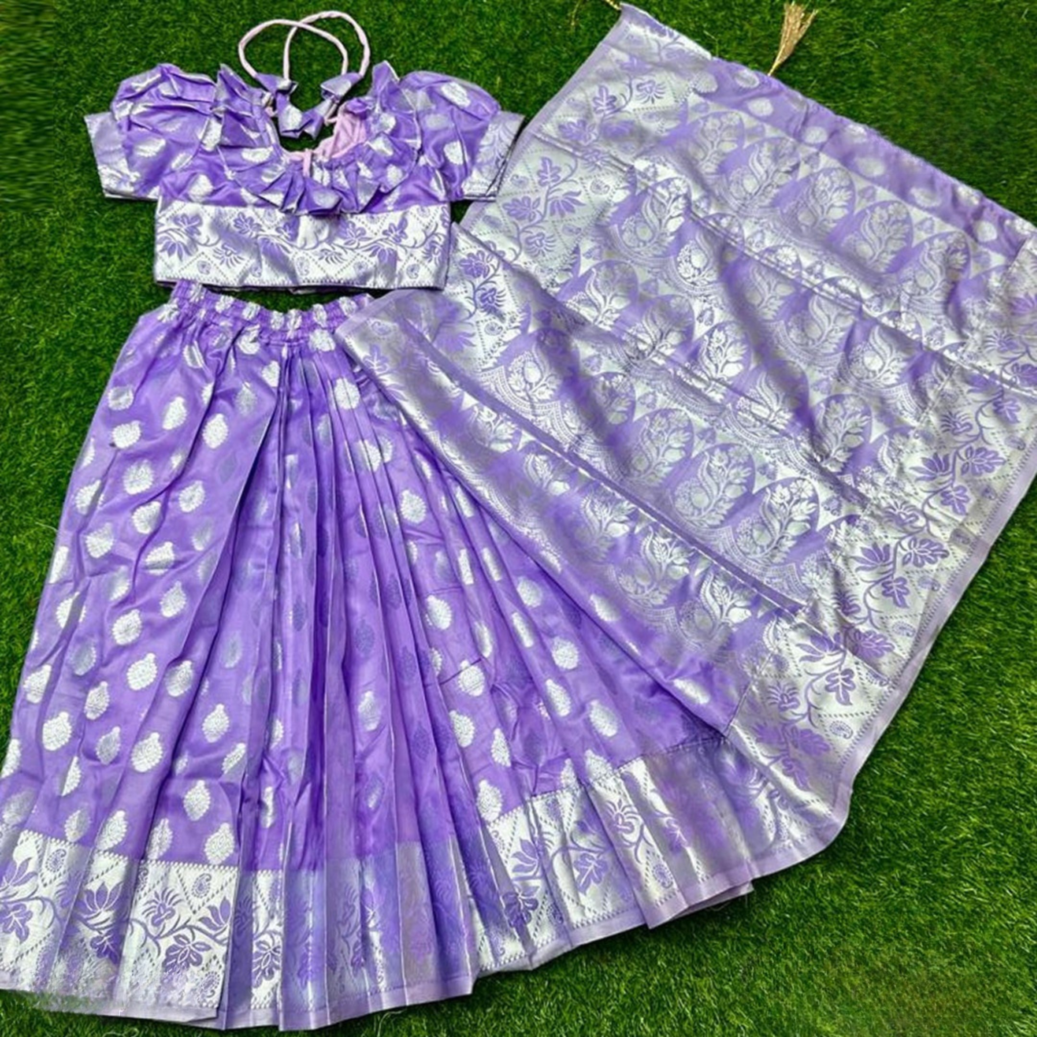 লাইট বেগুনি কাতান বেবি শাড়ি | ফুল বডি সিলভার সুতার কাজ | রেডি ব্লাউজ ও পেটিকোটসহ |