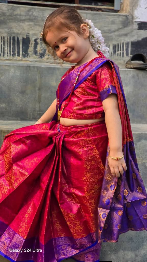 অরিজিনাল কাঞ্জিভরম কাতান সিল্ক বেবি রেডি শাড়ি – রেড ও রয়েল ব্লু জরি বর্ডারসহ