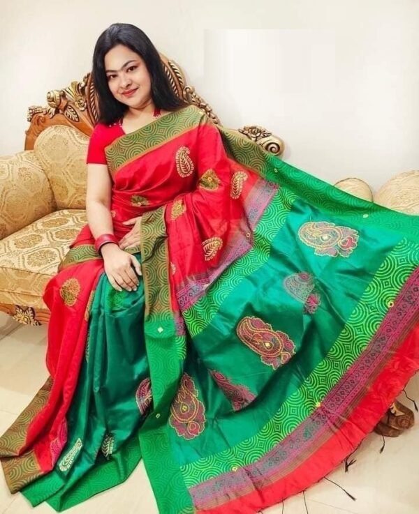 আকর্ষণীয় শেড ডলার এন্ড ব্লক প্রিন্টেড ধুপিয়ান সিল্ক শাড়ি
